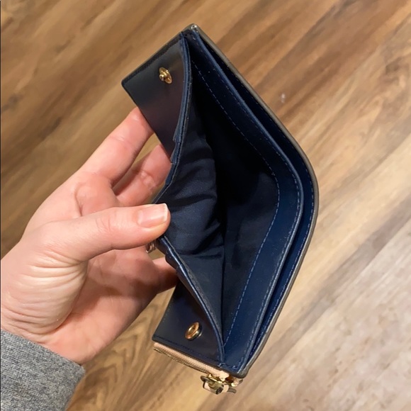 Tory Burch Wallet - Picture 4 of 6